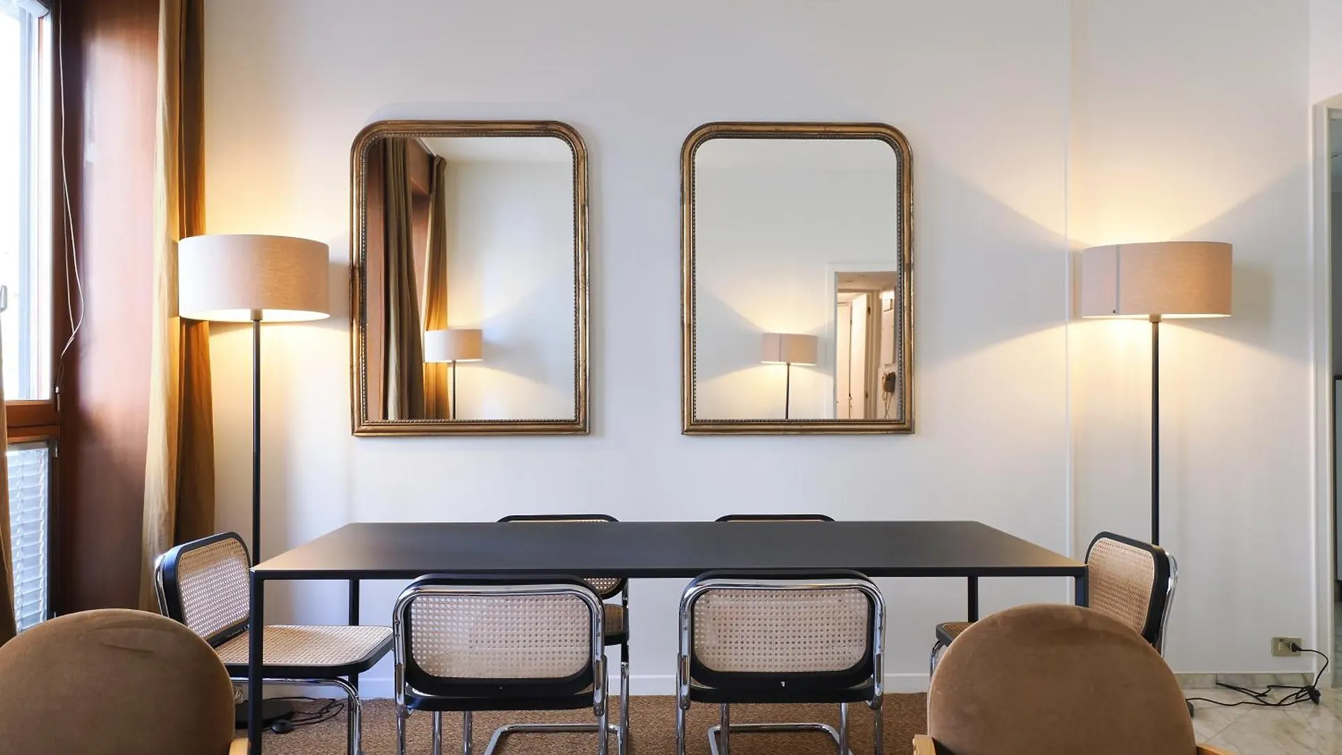 San Babila City Centre Apt Milano İtalya