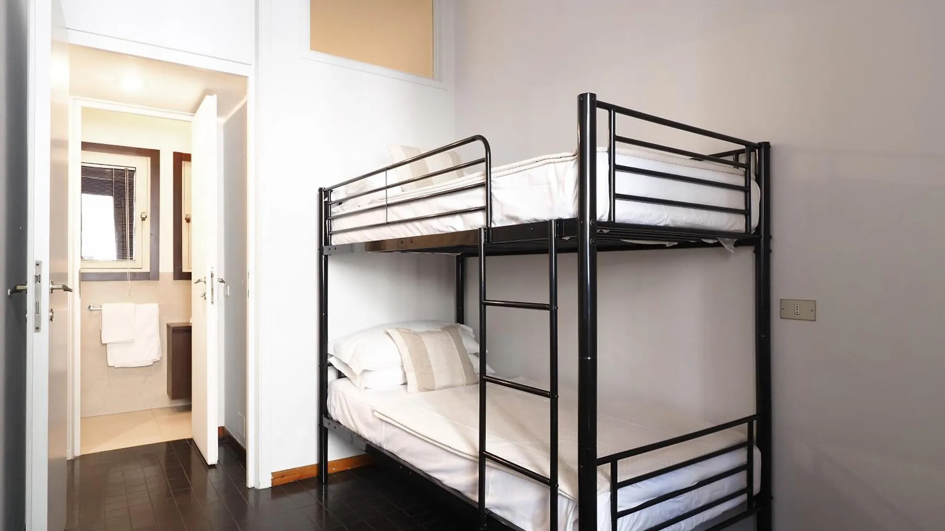 San Babila City Centre Apt Milan