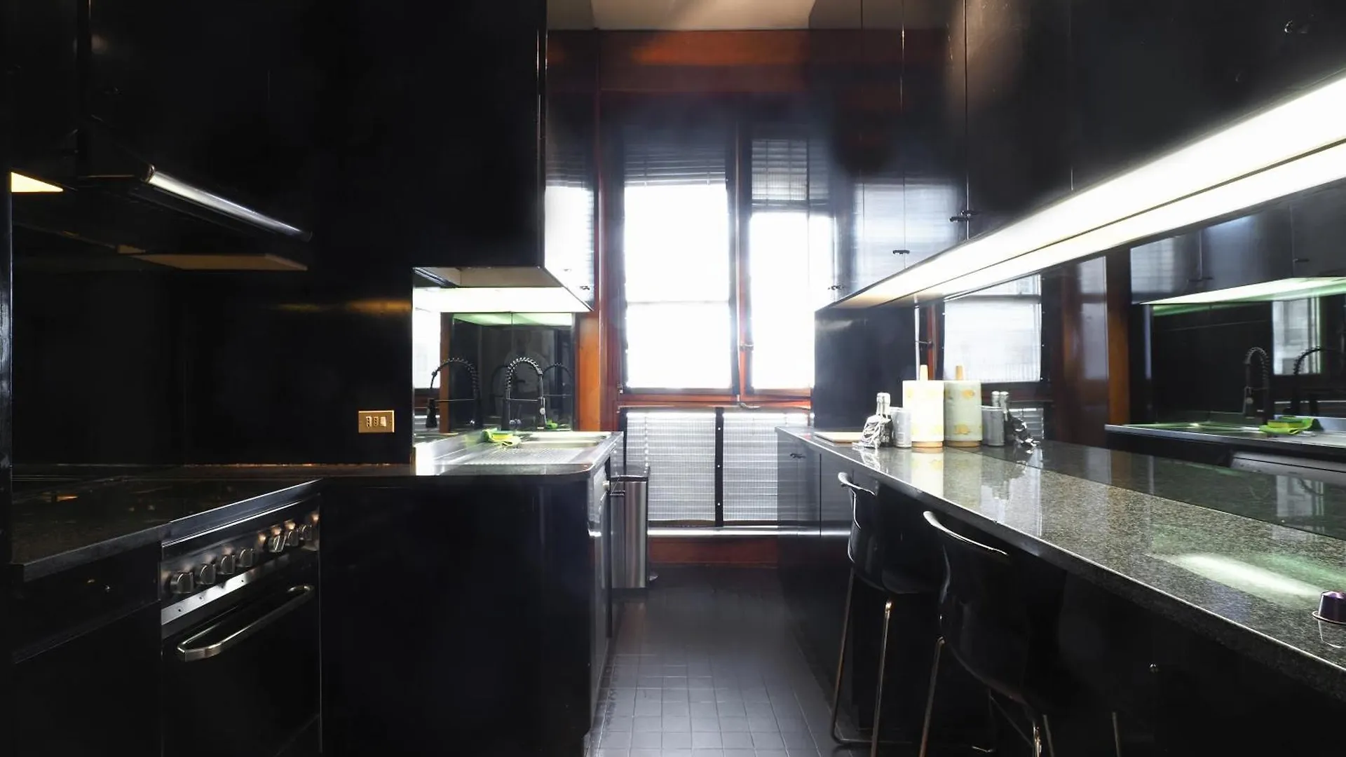 San Babila City Centre Apt Milan Apartment